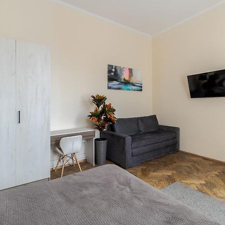 Demar Apart Herzena Lviv Ngoại thất bức ảnh