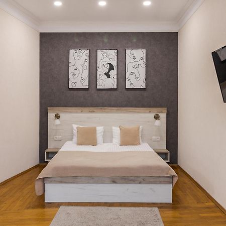 Demar Apart Herzena Lviv Ngoại thất bức ảnh