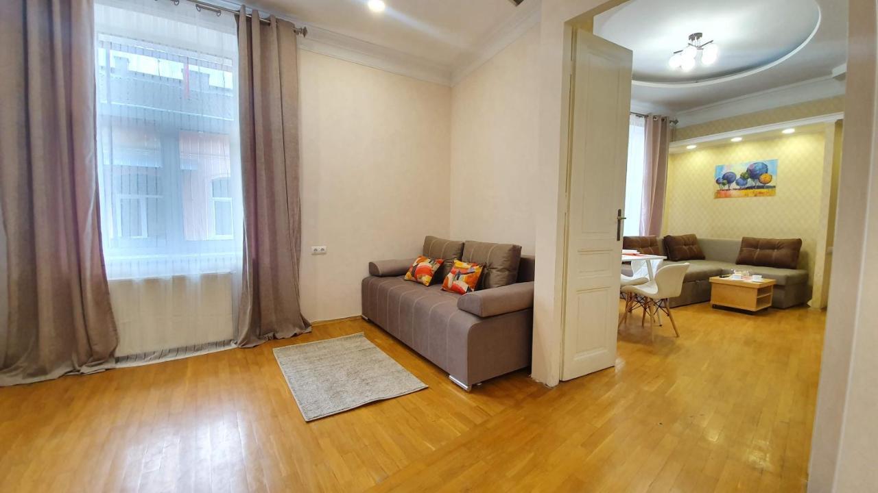 Demar Apart Herzena Lviv Ngoại thất bức ảnh