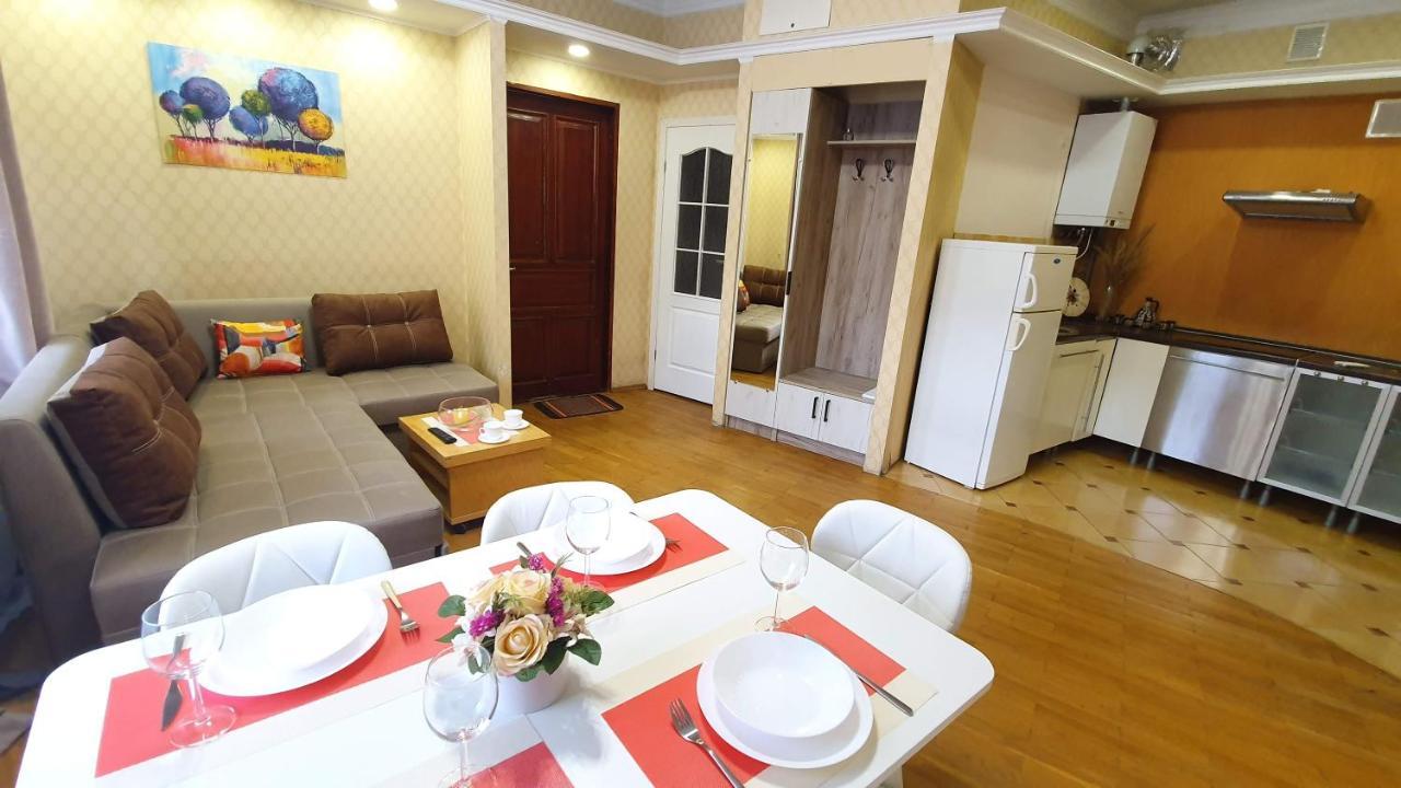 Demar Apart Herzena Lviv Ngoại thất bức ảnh